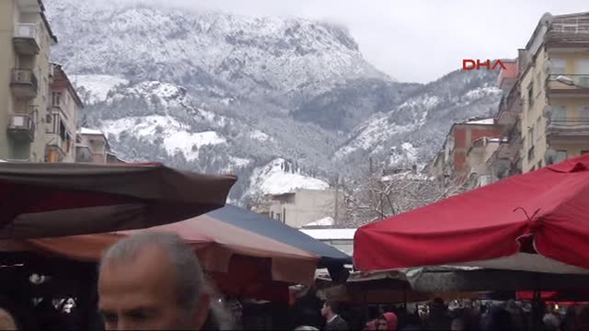 Manisa\'da Pazarcıların Soğuk Hava Çilesi