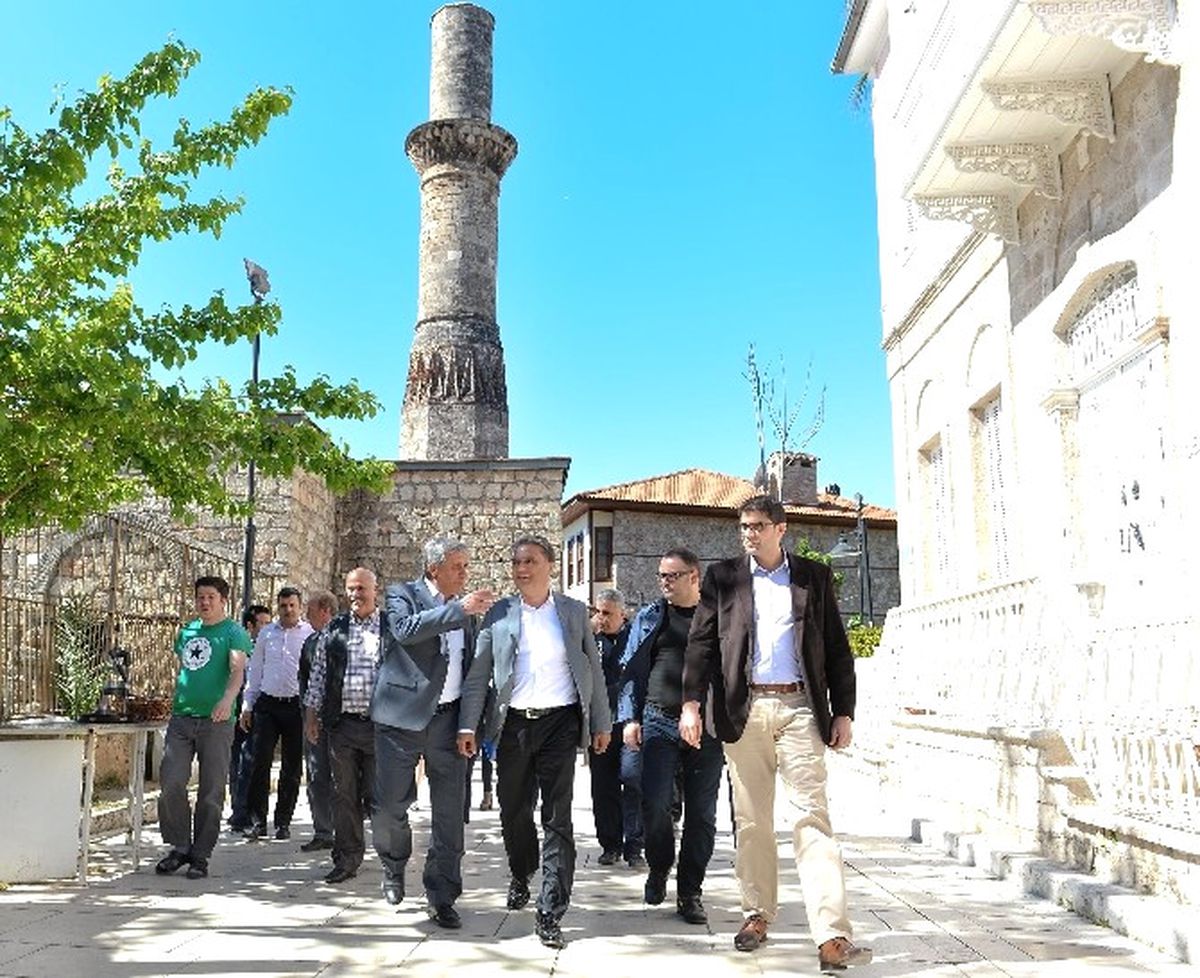 Muratpaşa Kaleiçi ile Emitt\'te