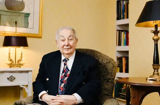 Osmanli Hanedan Reisi Osmanoglu Vefat Etti Son Dakika