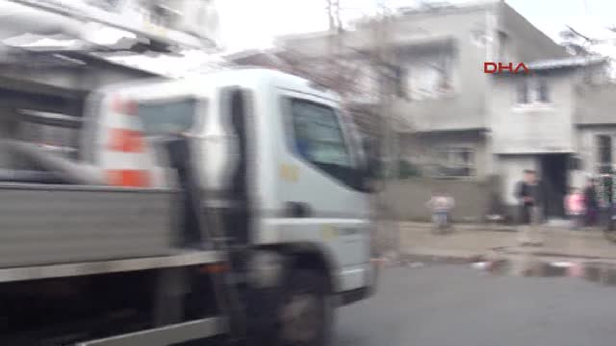 Polis Kopan Elektrik Teli Başında Nöbet Tuttu