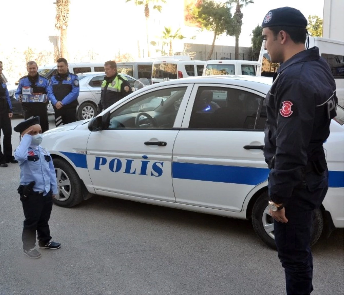 Polislik Hayali Törenle Gerçeğe Dönüştürülen Lösemili Ziya\'ya Almanya\'dan İlik Bulundu