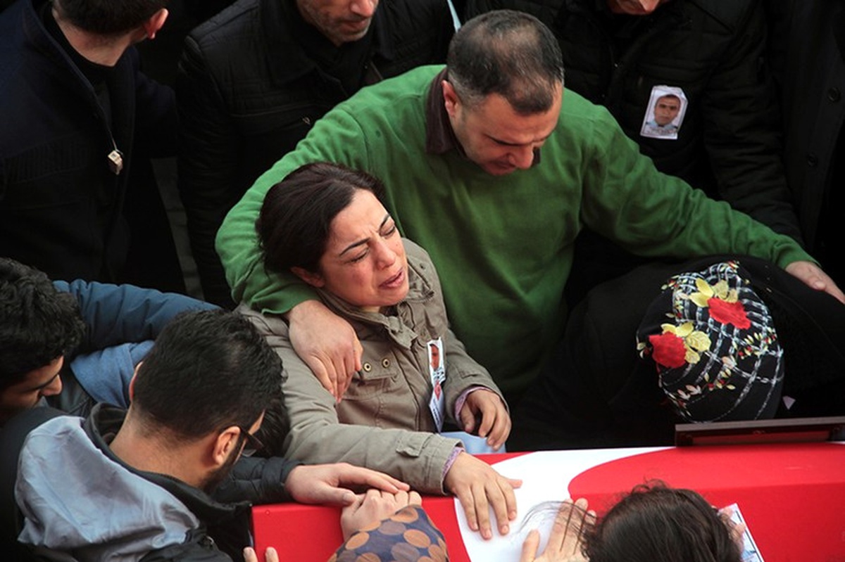 Şehit Polis Sekin\'in Kız Kardeşi: Siz Geberdiniz Ağabeyim Şehit Oldu