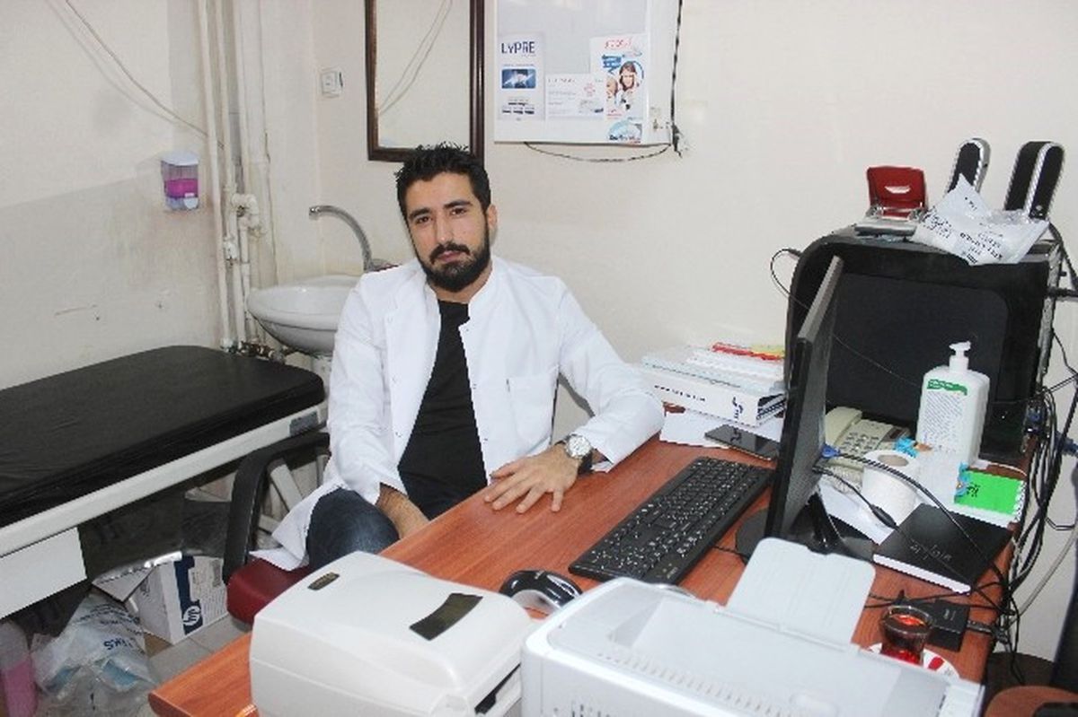 Şemdinli\'ye Yeni Gelen Doktor Bir Ayda 30 Ameliyat Yaptı
