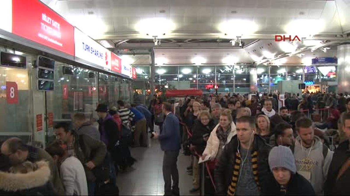 THY Bilet Satış Ofisinde Yoğunluk Nedeniyle Kuyruk Oluştu
