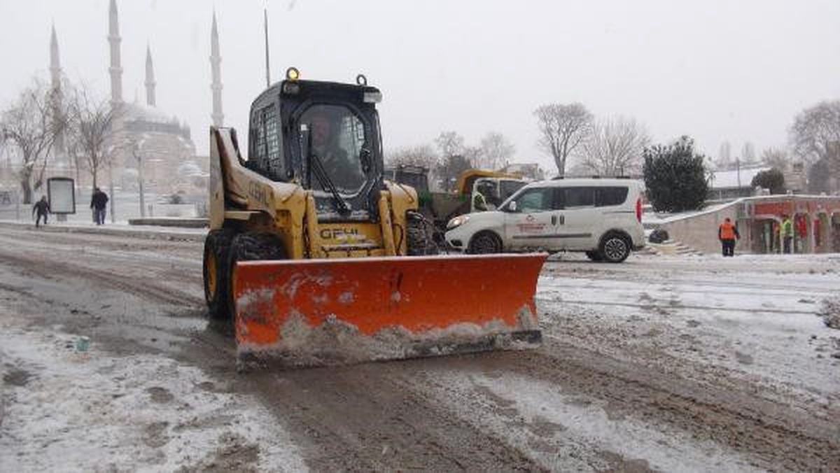 Trakya\'da Kar ve Soğuk Hayatı Felç Etti