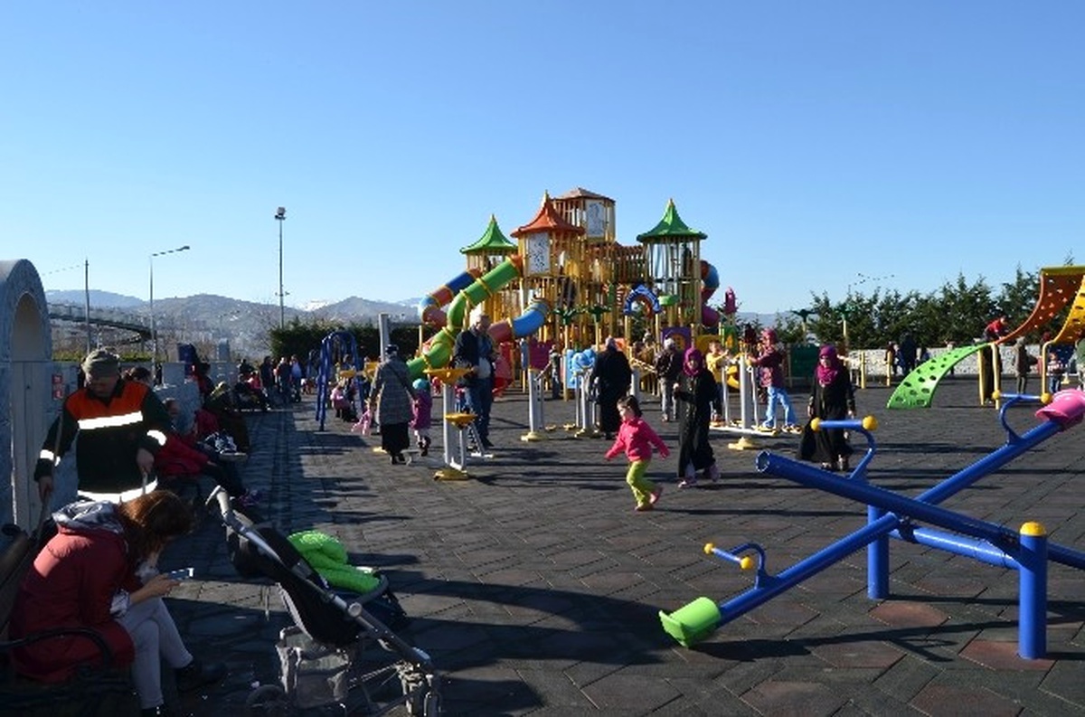 Güneşi Gören Trabzonlular, Parklara Akın Etti