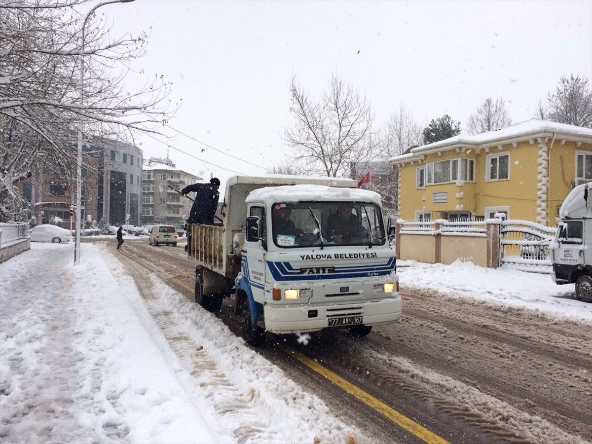 Yalova\'da Kar Yağışı