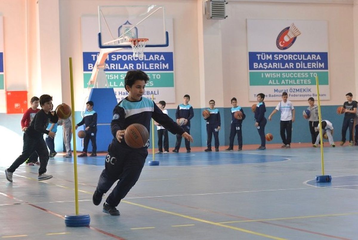Yıldırımlı Çocuklar Basket Öğreniyor