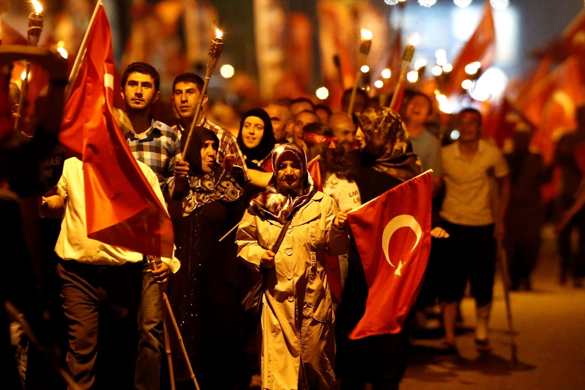 15 Temmuz Ruhunu El Sanatlarına Yansıtıyorlar