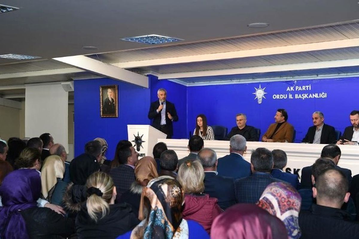 AK Parti İl Başkanı Çelenk: "Sosyal Medya Soytarılarına Karşı Uyanık Olalım"
