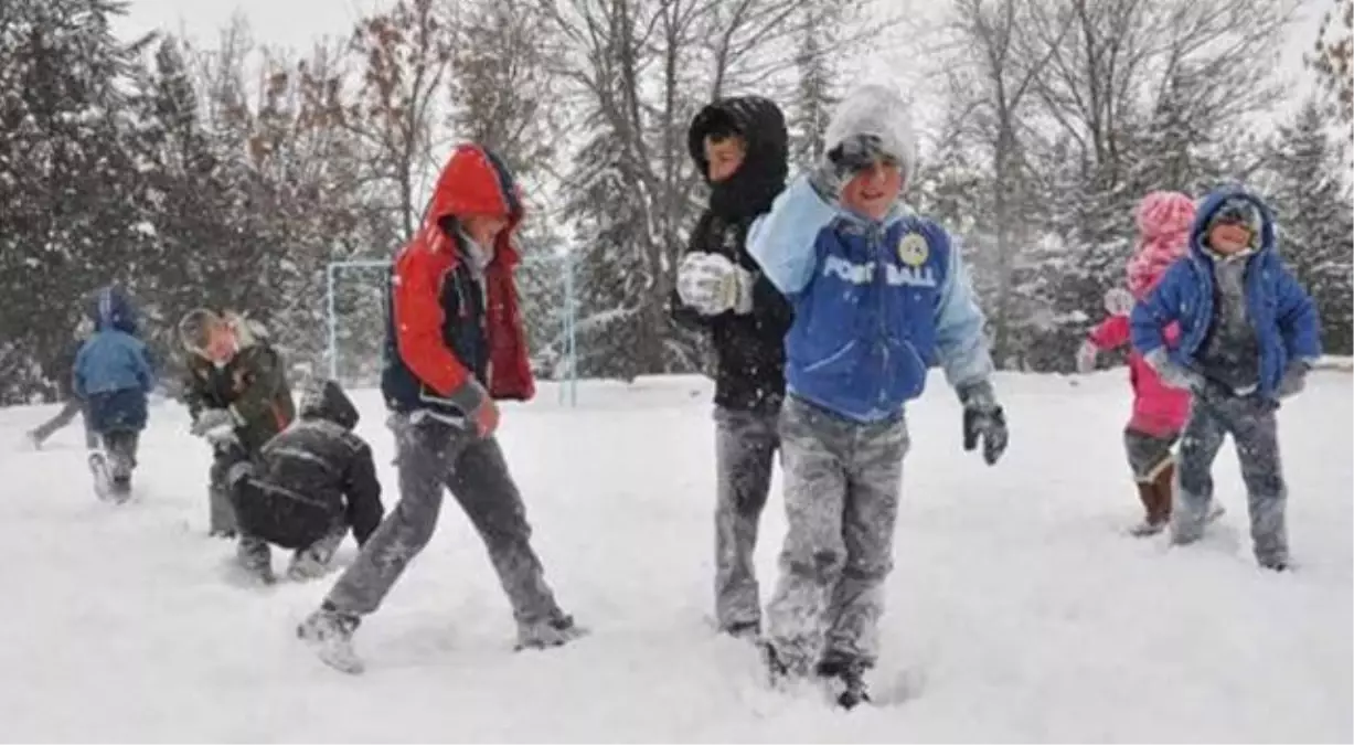 Amasya\'da Okullara Bir Gün Kar Tatili