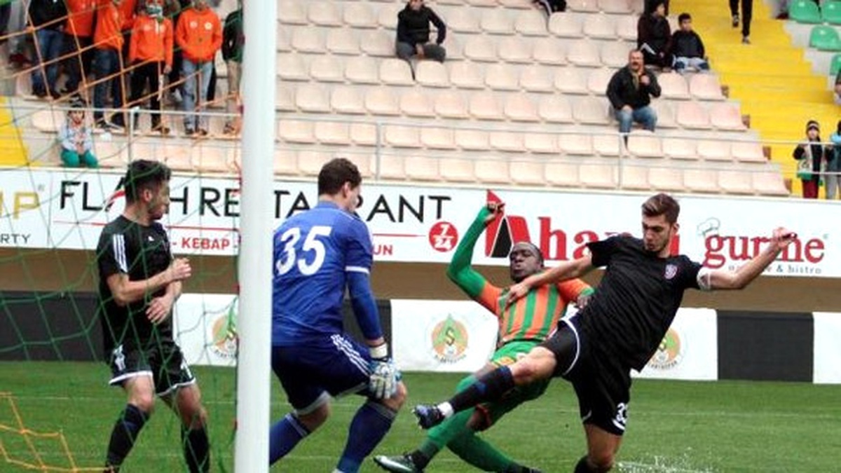 Aytemiz Alanyaspor, Kardemir Karabükspor\'u Farklı Yendi