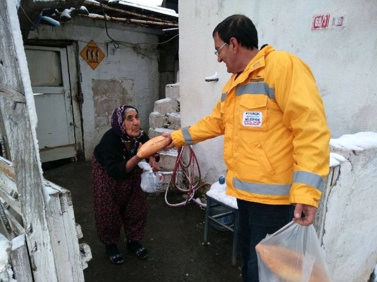 Ayvalık\'ta Karla Mücadele