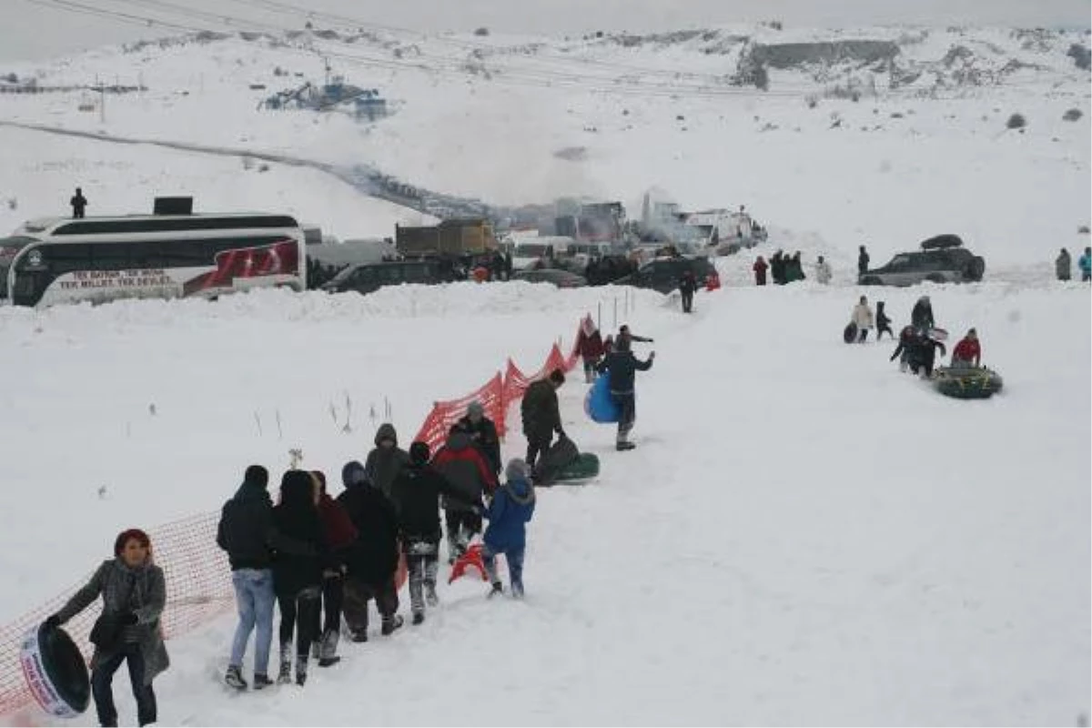 Beypazarı\'nda Geleneksel Kızak Şenliği