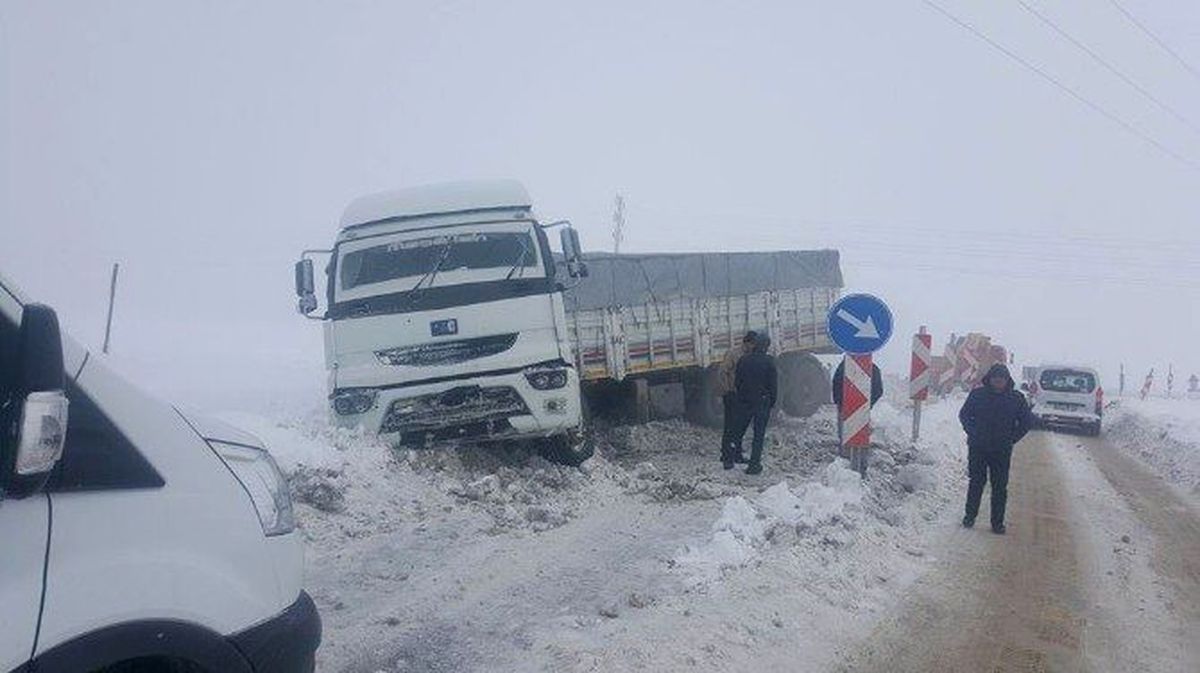 Beyşehir\'de Kar Yağışı