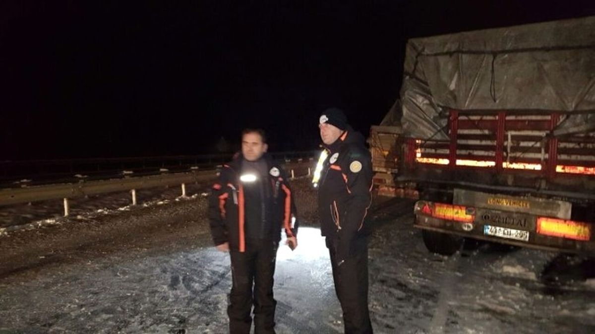 Bilecik Afad Çalışmalarını Gece Gündüz Demeden Sürdürüyor