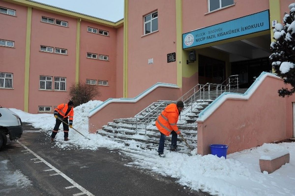 Bozüyük\'te Okullar Pazartesi Gününe Hazır