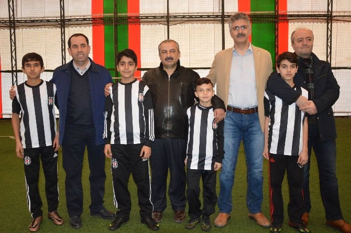 Düzce\'den Diyarbakır\'daki Beşiktaşlılara Forma Hediyesi