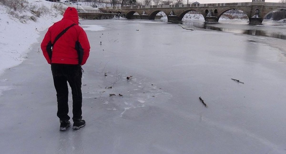 Edirne Hava Sıcaklığı -10\'a Düştü, Tunca Nehri Buz Tuttu