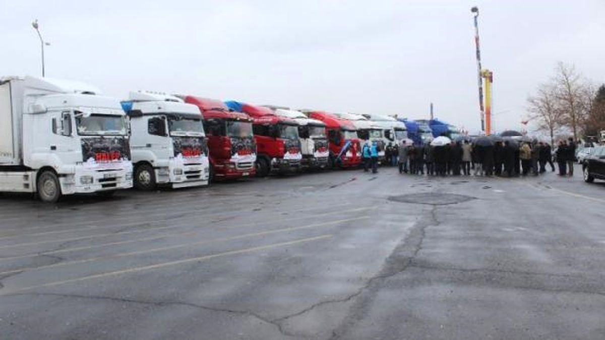 Halepliler İçin 27 Tır Yardım Malzemesi