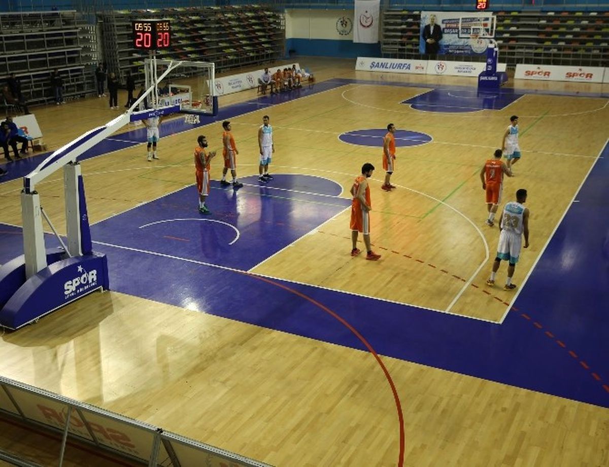 Haliliye Basketbol Ekibi, Silifke\'yi Farklı Geçti