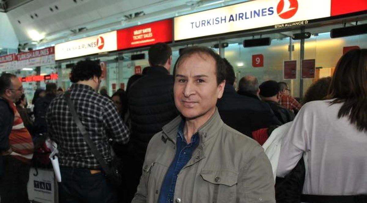 Havalimanında Bilet Kuyruğu