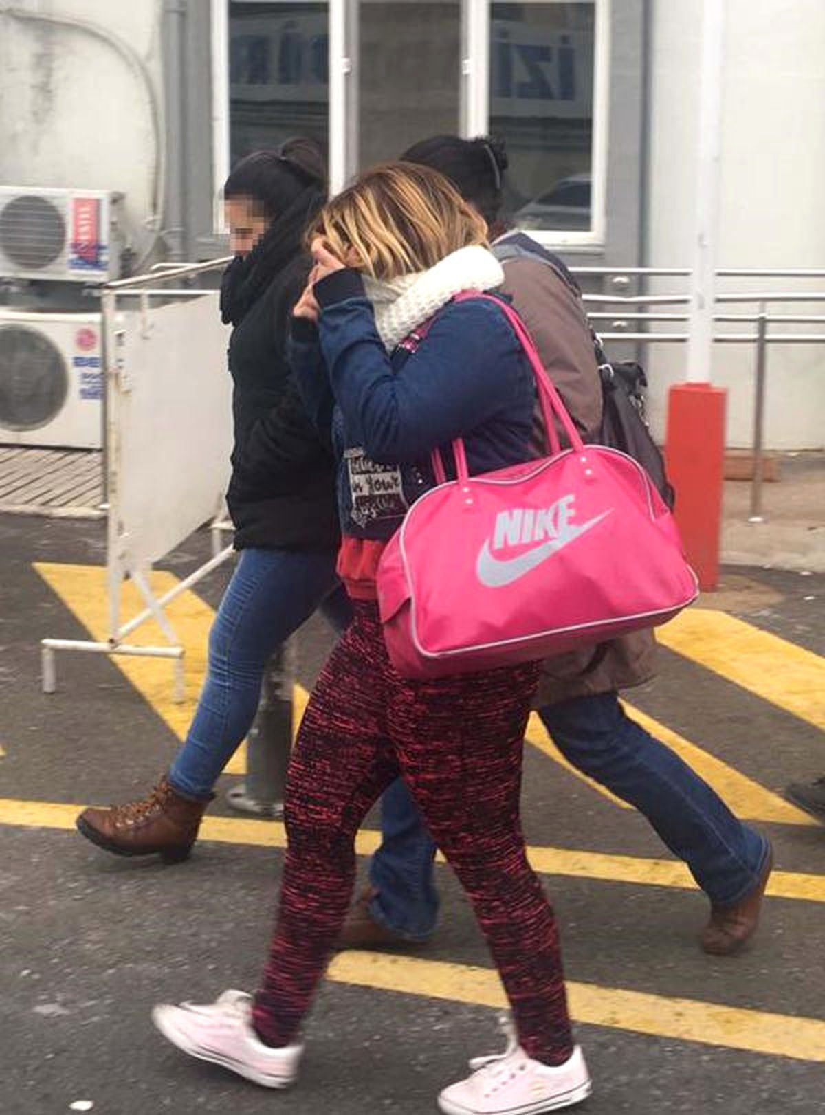 İzmir\'de Masaj Salonlarına Fuhuş Baskını