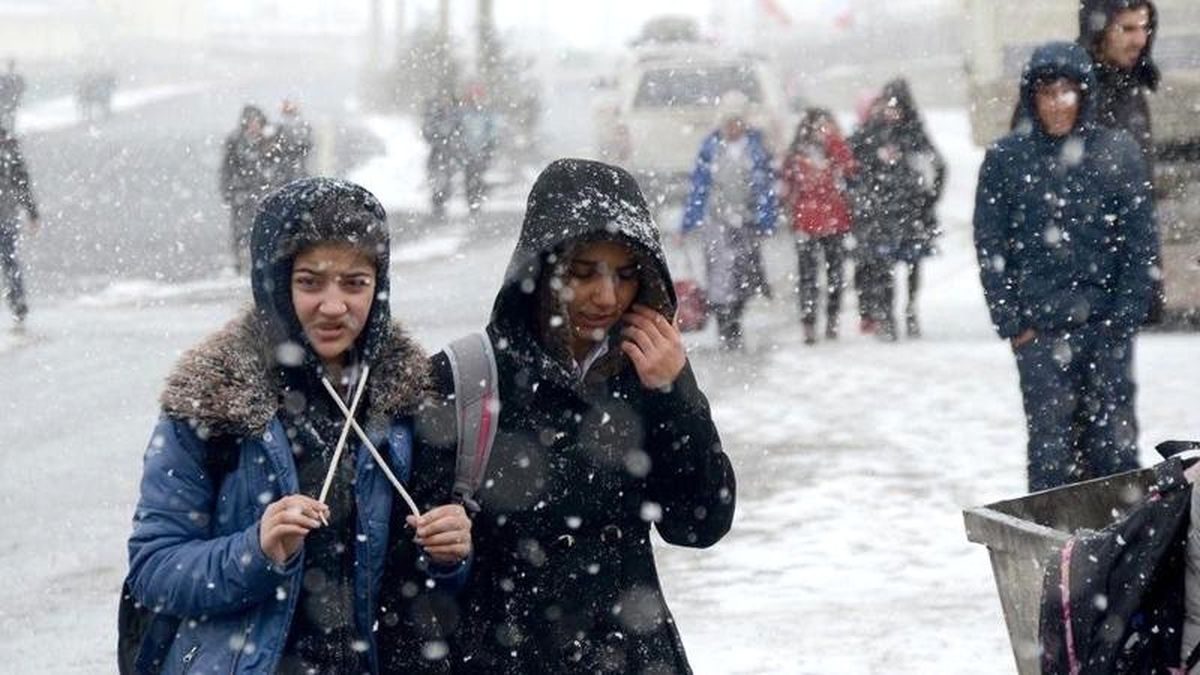 Kastamonu ve Bartın\'ın Kurucaşile İlçesi\'nde Eğitime Kar Engeli