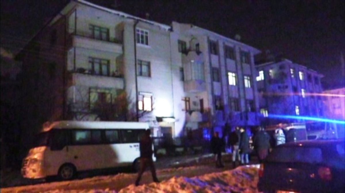 Konya\'da Dört Katlı Apartman Sarsıntı Nedeniyle Boşaltıldı