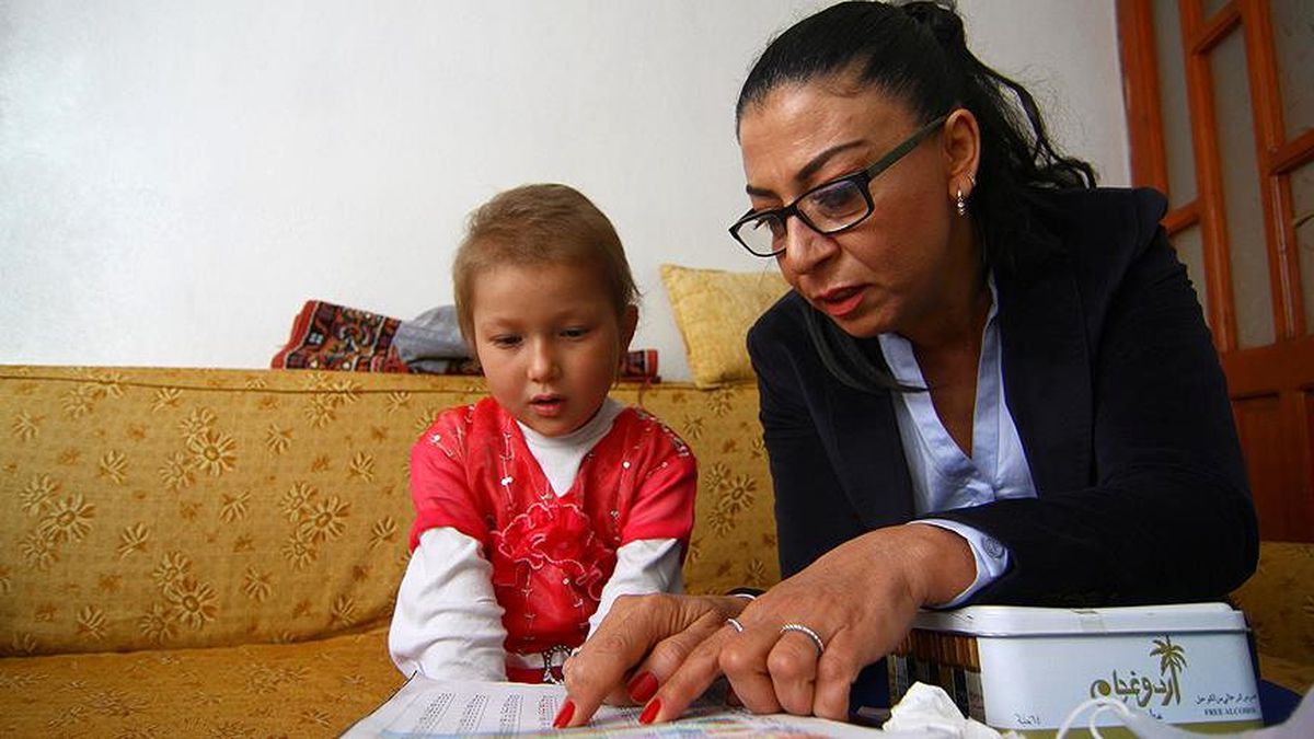 Lösemi Hastası Minik Kıza Evde Eğitim