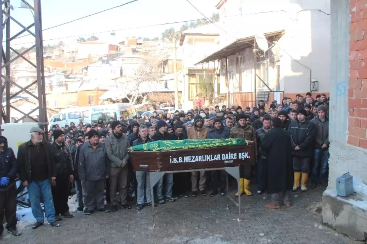 Maden Ocağındaki Kazada Ölen İşçi Toprağa Verildi