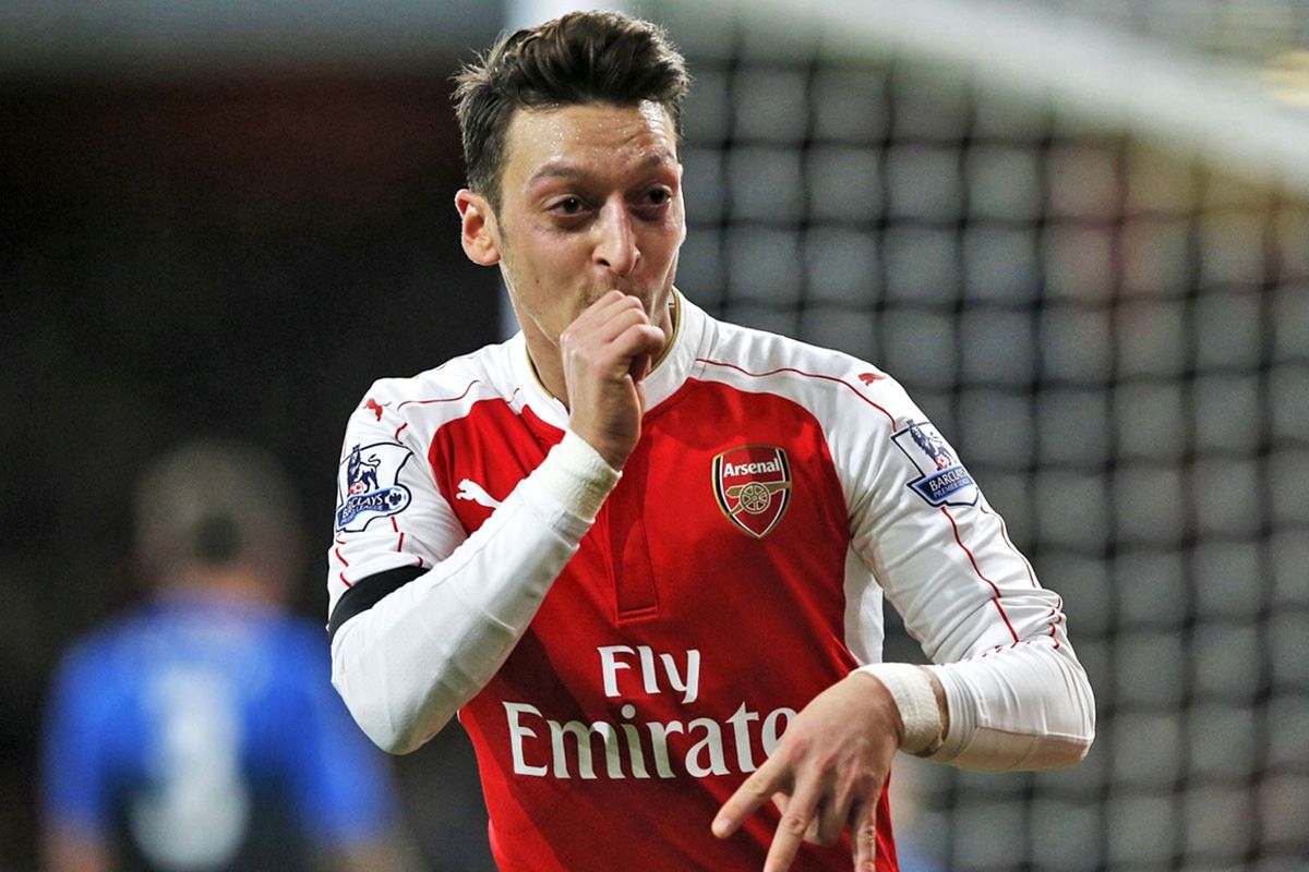 Mesut Özil\'in Geleceği Wenger\'e Bağlı