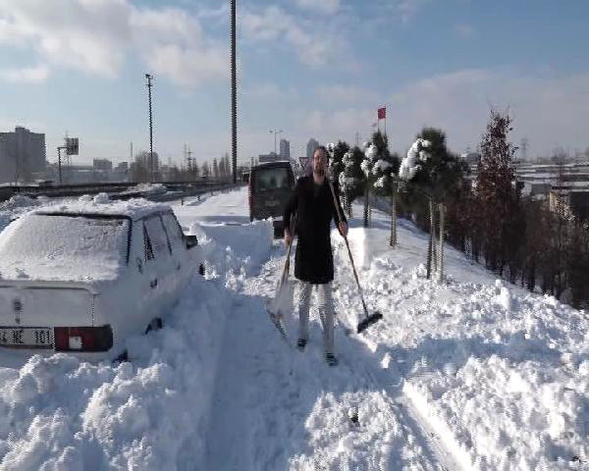 Otomobillerini Tem\'de Terketmek Zorunda Kalmışlardı