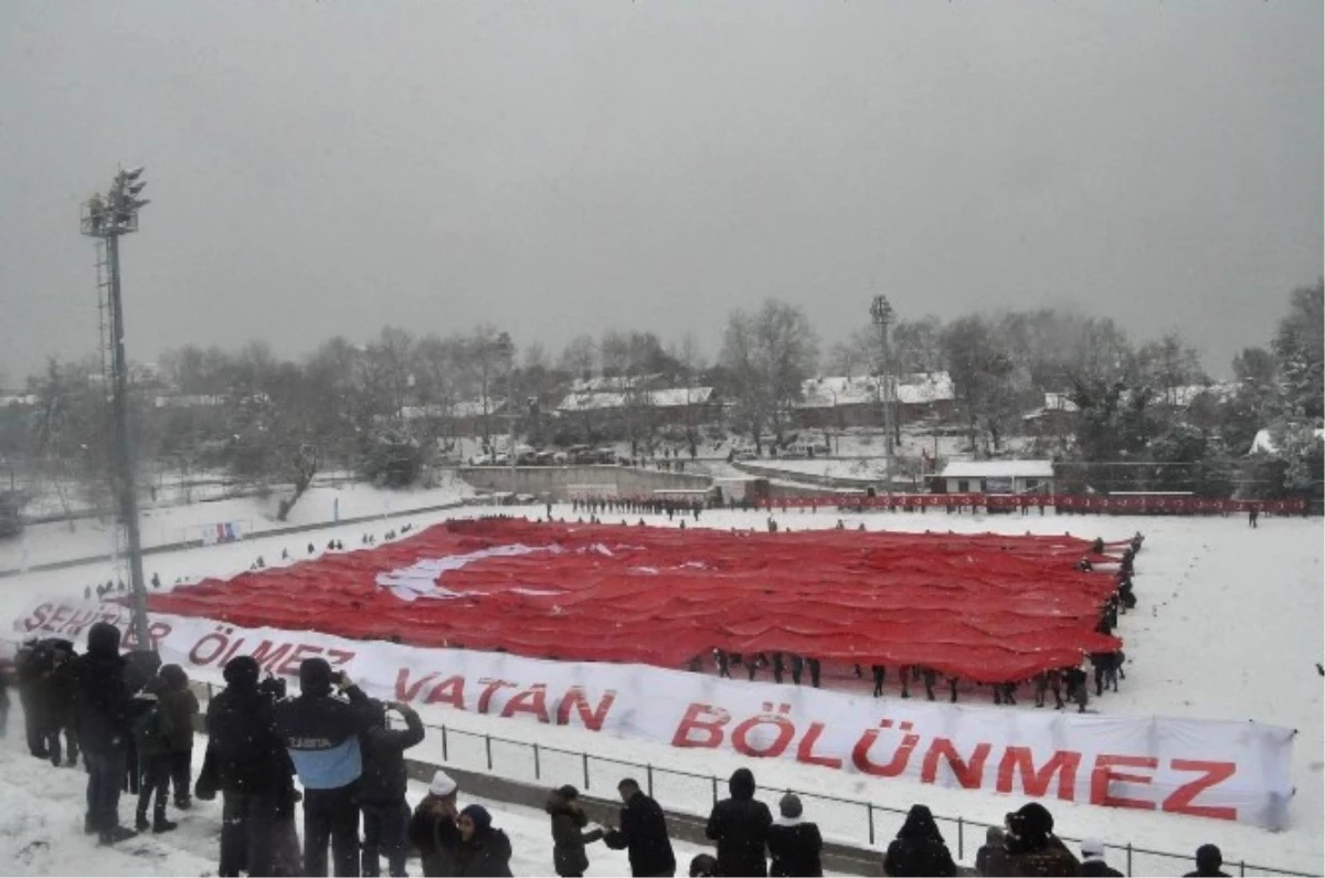 Sarıkamış Şehitleri Anısına 63 Metrelik Dev Türk Bayrağı