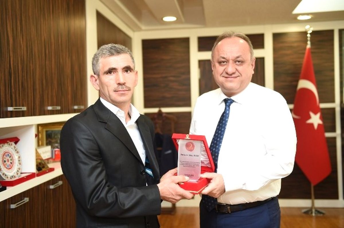 Temizlik İşleri Müdürlüğü\'nde Yılın Personeli Satılmış Olgan Seçildi