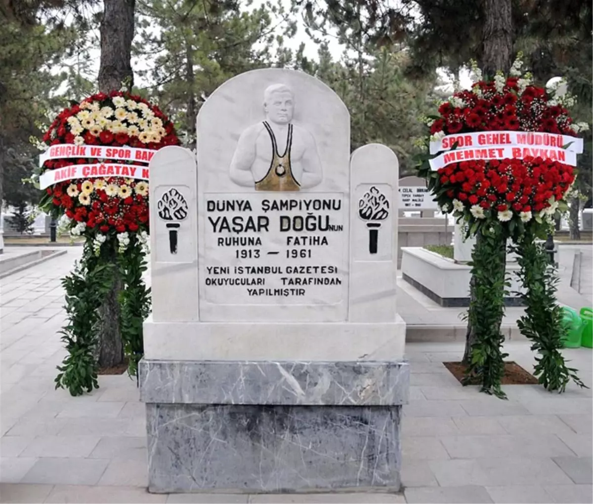 Yaşar Doğu Kabri Başında Anıldı