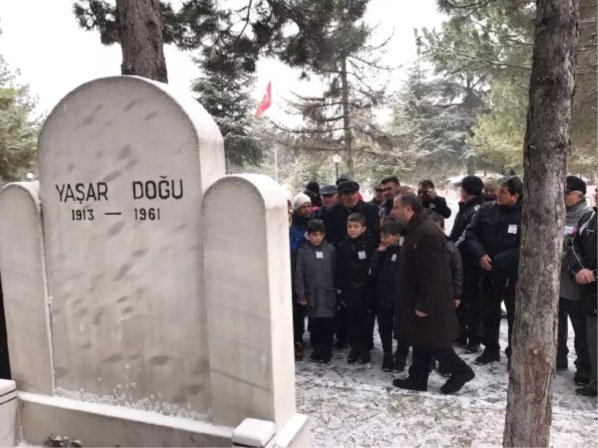 Yaşar Doğu Kabri Başında Anıldı