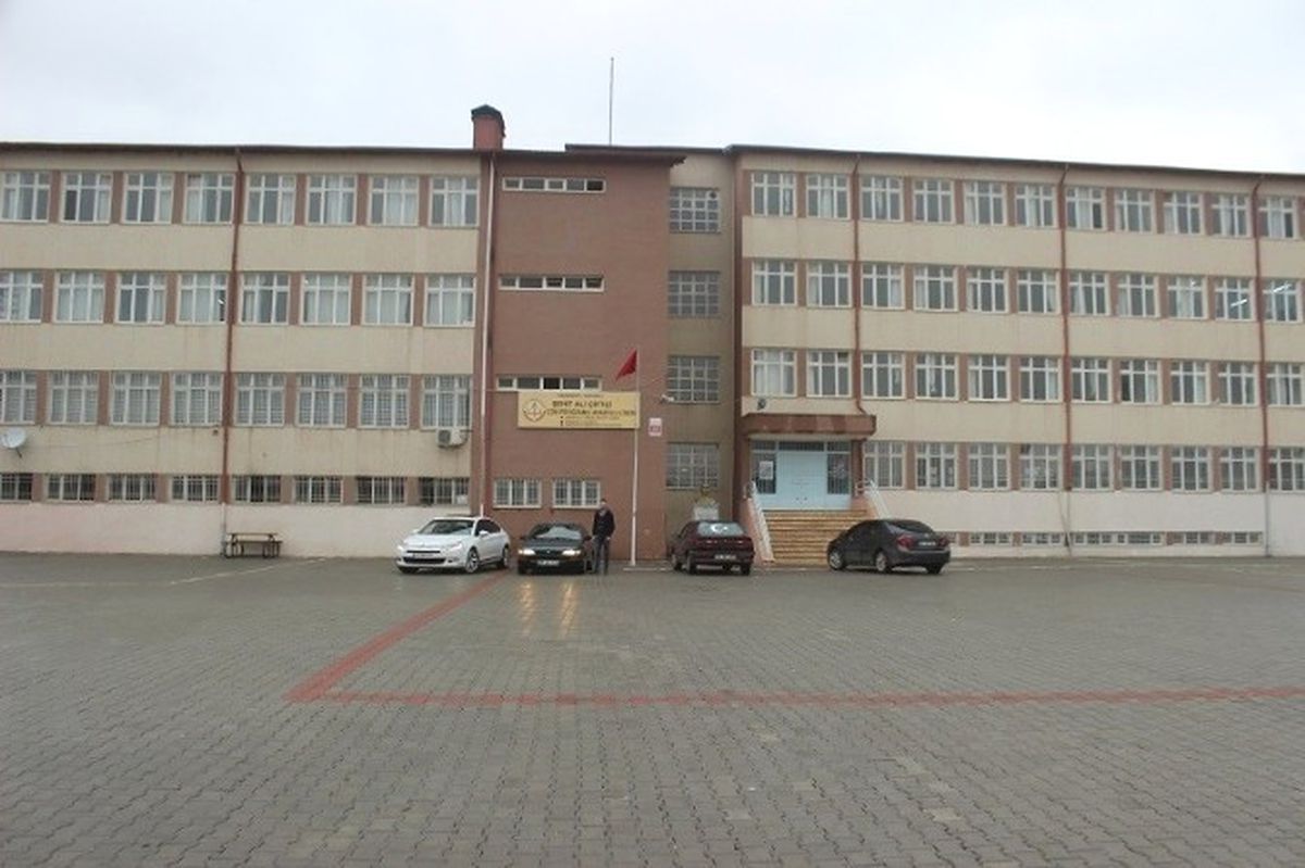 Yavuzeli İlçesinde Açık Öğretim Lise Sınavları Yapıldı