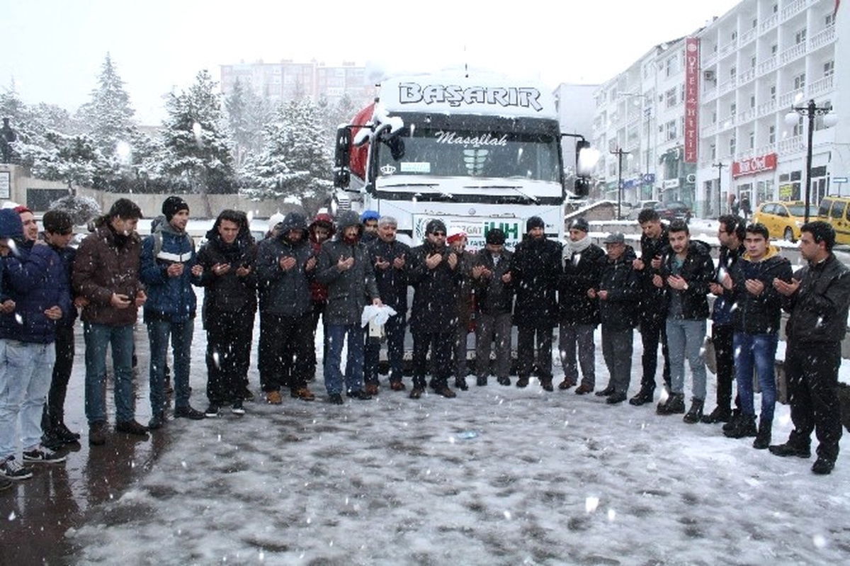Yozgat İhh, Suriye\'ye 1 Tır Yardım Malzemesi Gönderdi