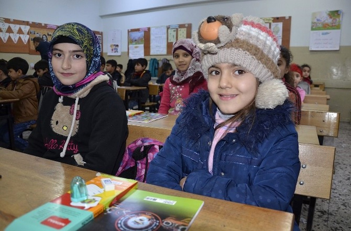 423 Suriyeli Öğrenciye Giysi ve Ayakkabı Yardımı