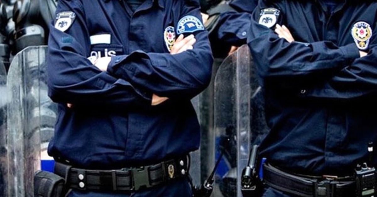 Adana\'da 35 Polise Fetö Gözaltısı
