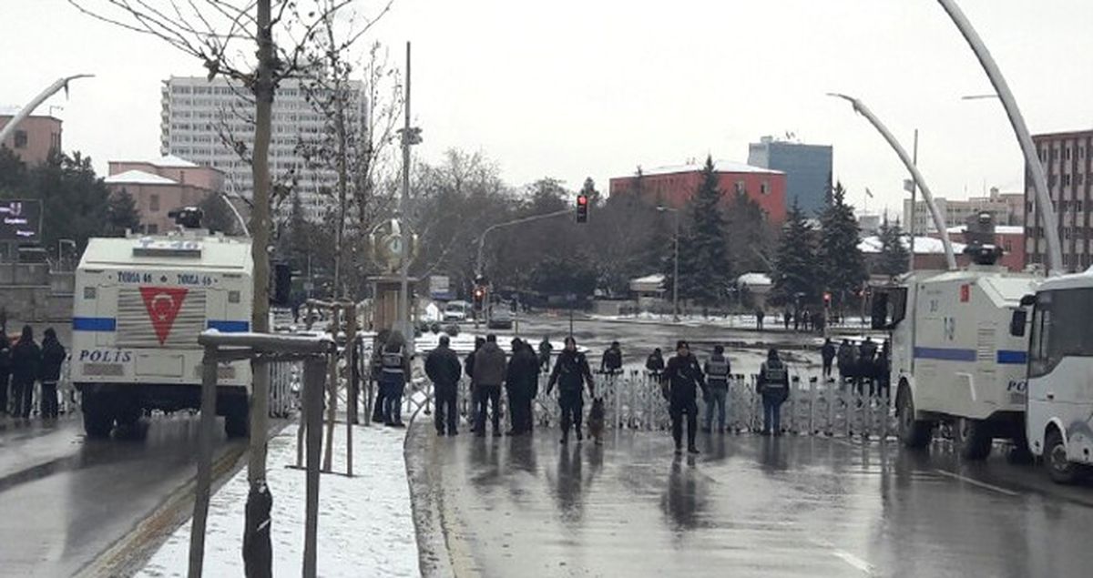 Anayasa Alarmı! CHP'liler Eyleme Hazırlanıyor, Meclis Önüne TOMA'lar Gönderildi