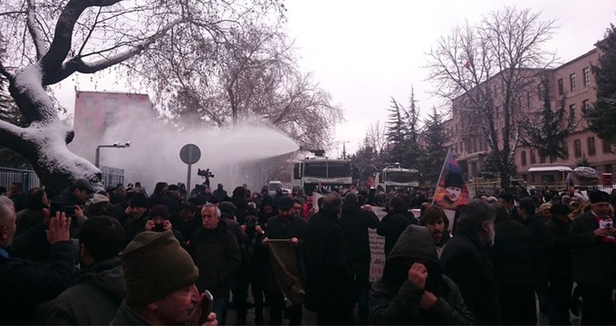 Anayasa Görüşmeleri Öncesi Meclis'in Önü Karıştı