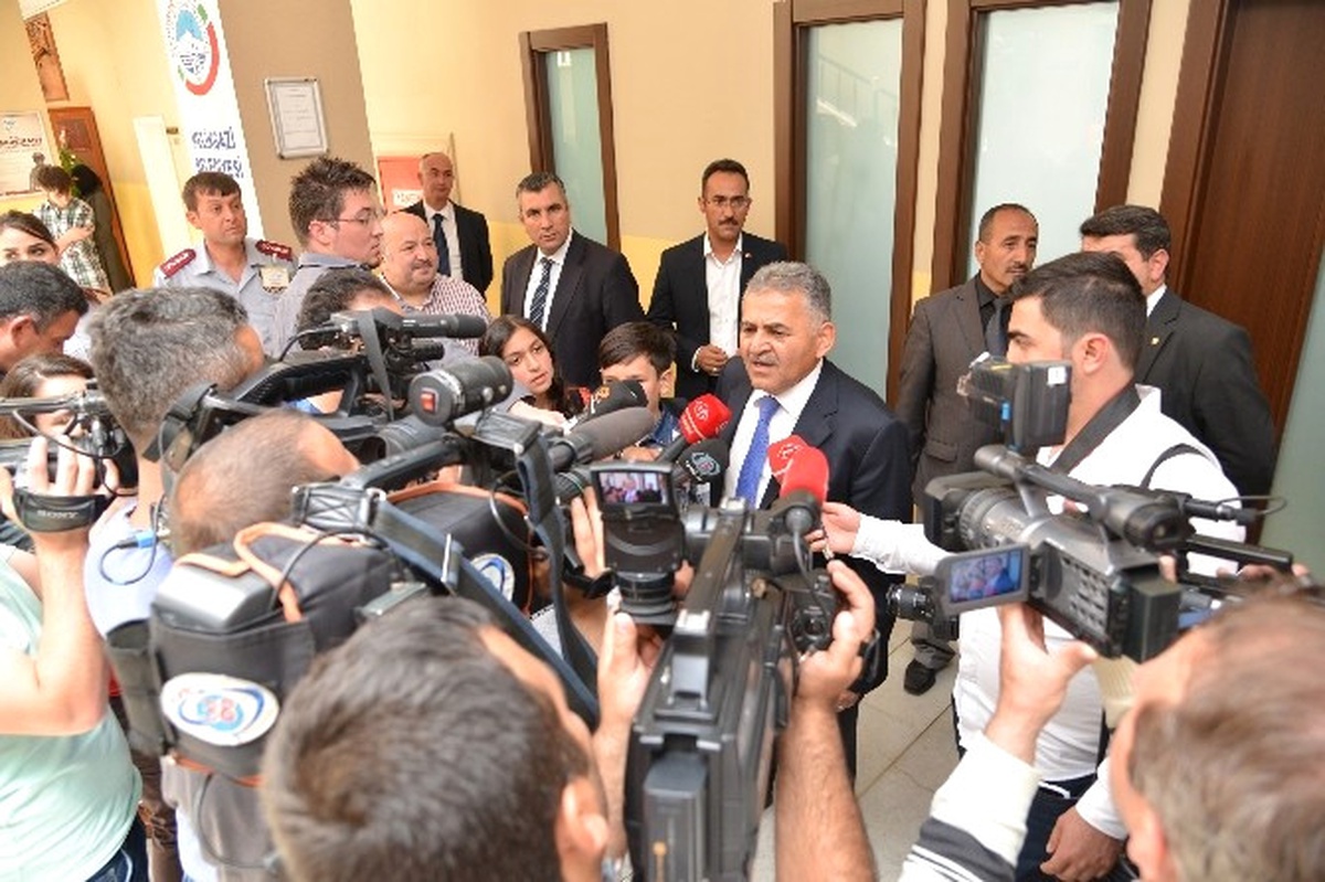 Başkan Büyükkılıç, "Haber Alma Özgürlüğü ile Kıtalar Arası Mesafeler Saniyelere Dönüşmüştür"