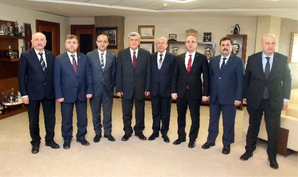 Başkan Karaosmanoğlu, Siyasi Parti İl Başkanlarını Ağırladı