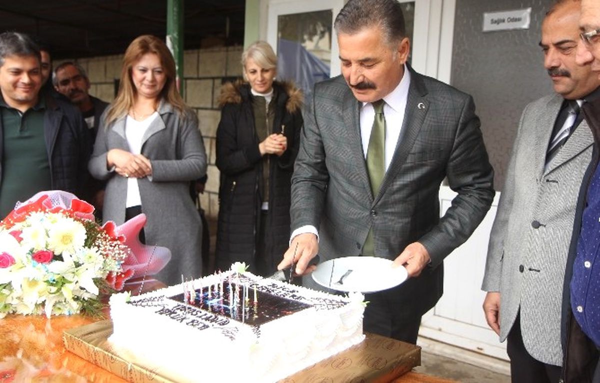 Başkan Tuna\'ya Doğum Günü Sürprizi