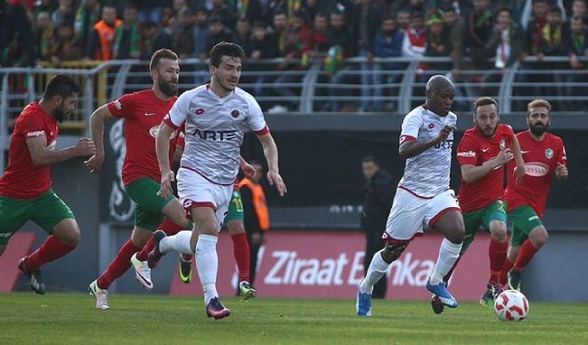 Beşiktaş Özel Maçta Antalyaspor\'a Yenildi