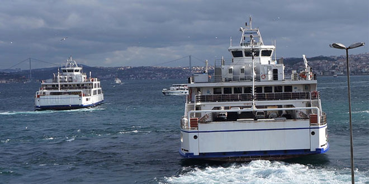 Boğaz Gemi Geçişlerine Kapatıldı, Vapur ve Deniz Otobüsü Seferlerinde İptaller Var (1)