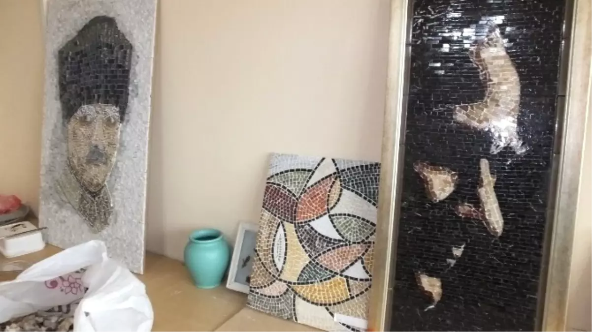 Burhaniye\'de Sanatsal Mozaik Dersi Veriyorlar