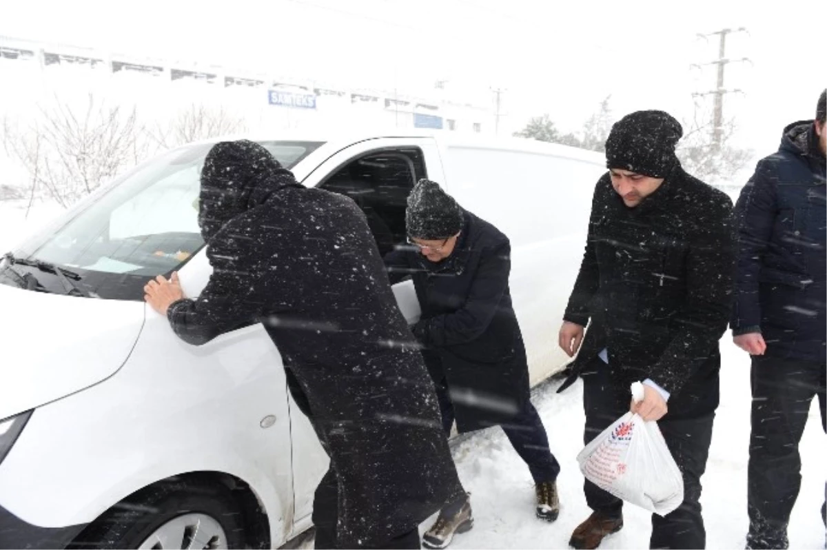 Bursa Bandırma-Bandırma Susurluk Yolu Yoğun Karda Kapandı